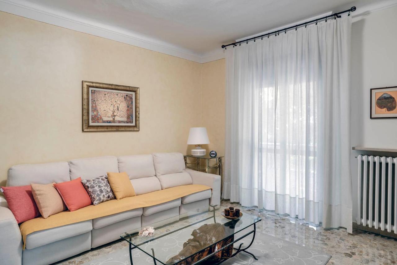 Sentirsi A Casa, Lontano Da Casa-Feel At Home Away From Home Caronno Pertusella ภายนอก รูปภาพ